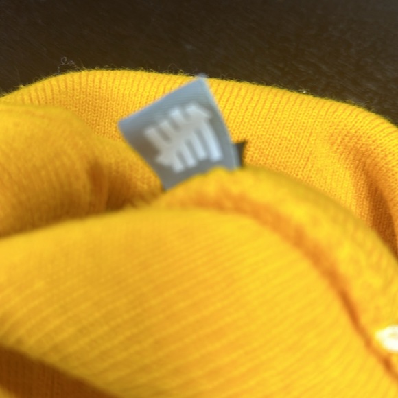 Undefeated Beanie - Picture 5 of 5